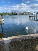 Apartment, Stylish 2 bed Riverside House, 2 Kingsize beds, Free Parking - B&B Southampton
