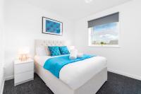 Spacious 2 Bedroom Apartment - Parking - Netflix - Wifi - 6CW - B&B