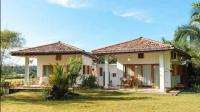 Emel's Retreat By Tropical Magnum - Luxury Boutique Villa - B&B