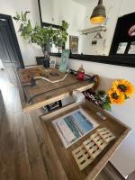Industrial Charm Apartment, Prime Spot, August Deal - B&B