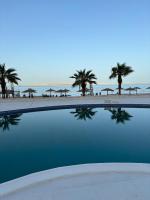 Central Hurghada with Private Beach & Resort Pools - B&B Hurghada