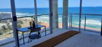 511 Umdloti Resort 1 bed beachfront Apartment self catering Great Sea View - Chambres d'hôtes eMdloti