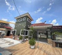 Luxury Homestay Jakuzi Private Pool 3 rooms full Aircond Jerantut - B&B Jerantut