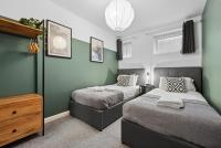 Corinium Lodge - town centre apartment - Bed and Breakfast