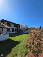 Violeta's Yard - Bed and Breakfast Asproválta