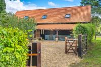 The Roost by Big Skies Cottages - Bed and Breakfast Wendling