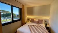 One-Bedroom Apartment with Sea View and Balcony