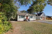 Small-Town Charm and Local Dining Home in Burgaw! - B&B