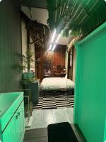 Deluxe Queen Studio No Window