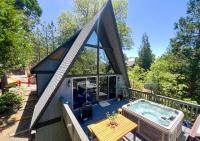 Cozy Cabin with Hot Tub-AC-Lake Access-Fire Pit-EV-BBQ-Fire Pit - B&B Lake Arrowhead