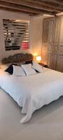 Heart of Saint-Germain-Des-Près - Charming & smart apartment - for 2 people - B&B