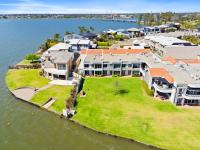 Yarrawonga Lakeside Apartment 50 - B&B