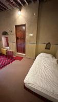 Tweepersoonskamer met 2 Aparte Bedden en Eigen Badkamer