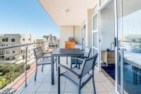 Luxury Beachfront Apartment in Blouberg, 304 The Waves - B&B Bloubergstrand