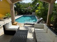 Elegance, Ochi Rios - 2BR Oasis with Exclusive Private Pool!" - B&B Mammee Bay