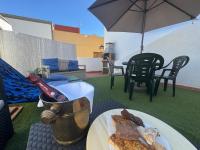 Casa en Agüimes con terraza, barbacoa y aire acondicionado - B&B