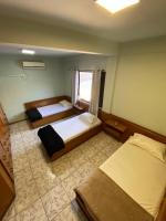Posto Letto in Dormitorio con 4 Letti