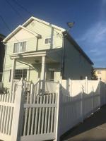 Private BR,BA,KIT, LR 9 Mins to Beach - B&B