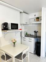Studio et Projecteur à 100 m du Métro - Ferienwohnung Saint-Ouen