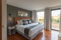 Casa Los Arcangeles, Modern 2BR with Outdoor Patio - Bed and Breakfast