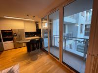 Comfortable apartment with 2 bedrooms and 2 balconies on Borkowska street - B&B Cracovia