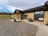 Tarras Serenity Haven - Mountain Views and Calm - B&B