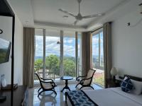 King Room with Mountain View