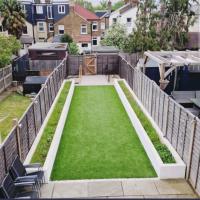 Master Bedroom in a house share thirty minutes away from Waterloo Station Shared Bathroom - Chambres d’hôtes Surbiton