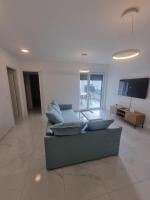 Appartamento con 3 Camere da Letto e con Balcone