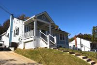 Handsome Home Renovated - close to Metro - B&B Lanham