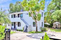 3 Seasons at the Carrington 3 Two Bedroom 1 Bath Apts -6 Bedrooms 3 bathrooms and 3 bedroom 2 bathroom Villa - B&B Miami