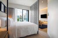 Deluxe One-Bedroom Apartment