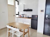 Haider's Homestay D'Summit Residence Kempas JB - B&B
