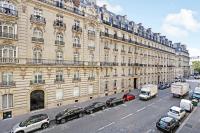 Pick A Flat's Apartment in Triangle d'Or - Pierre 1er de Serbie - B&B