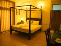 Zimmer mit Kingsize-Bett