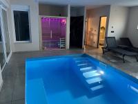 Villa Granea with indoor heated pool and sauna - B&B