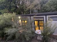 2 Bedroom Tiny Home Retreat with Hot Tub! - B&B