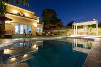Private villa in Dubai with swimming pool and huge garden - B&B Dubai