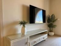 Stylish 1BR Ground With Free Pool & Lagoon Access In Gouna - Bed and Breakfast Hurghada