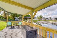 2 Mi to Lake Okeechobee Waterfront Home with Deck! - B&B