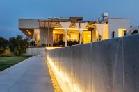 NEW Luxury Villa Colorful with 60sqm heated pool, jacuzzi, sauna, 6 bedrooms - Chambres d'hôtes Zmijavci