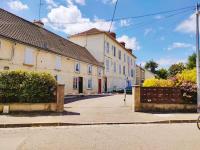 "entre Troyes murs", 3 appartements avec parking, Troyes - Ferienwohnung