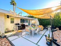 The Twin Palms Art House - vibrant, design-centric oasis, 2 mi to dowtown PS ID 3629 - B&B Palm Springs