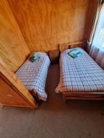 Chambre Lits Jumeaux avec Salle de Bains Commune