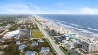 Serenity Shores Renovated Top Floor Condo w Stunning Ocean Views - Ferienwohnung