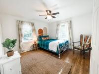 The Scarlet Bungalow-ADULT THEMED RED ROOM - Chambres d’hôtes