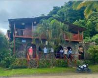 Posada Turística Rocas De Cabo Marzo - B&B Bahía Solano