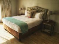 Deluxe Two-Bedroom Family Suite - 8