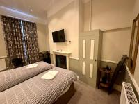 Double or Twin Room with Private Bathroom