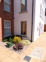 Cosy 2 bedroom apartment with secure parking and great transport links - B&B